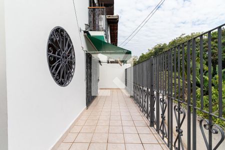 Casa à venda com 220m², 3 quartos e 3 vagas Casa à venda com 220m², 3 quartos e 3 vagasSala de Estar - Varanda
