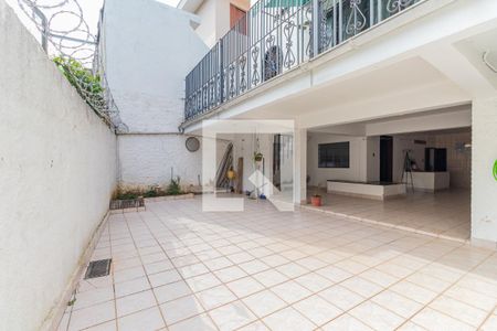 Casa à venda com 220m², 3 quartos e 3 vagas Casa à venda com 220m², 3 quartos e 3 vagasQuintal