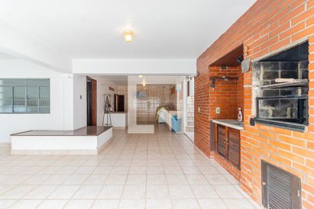 Casa à venda com 220m², 3 quartos e 3 vagas Casa à venda com 220m², 3 quartos e 3 vagasQuintal