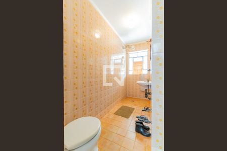 Casa à venda com 220m², 3 quartos e 3 vagas Casa à venda com 220m², 3 quartos e 3 vagasBanheiro de Serviço