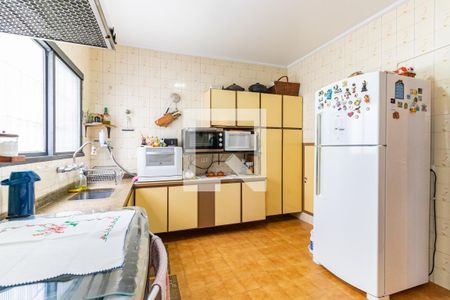 Casa à venda com 220m², 3 quartos e 3 vagas Casa à venda com 220m², 3 quartos e 3 vagasCozinha