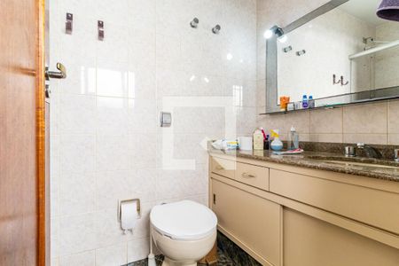 Casa à venda com 220m², 3 quartos e 3 vagas Casa à venda com 220m², 3 quartos e 3 vagasBanheiro 2