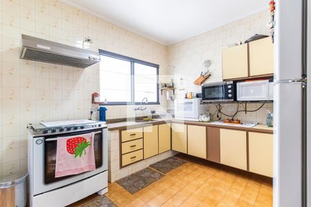 Casa à venda com 220m², 3 quartos e 3 vagas Casa à venda com 220m², 3 quartos e 3 vagasCozinha