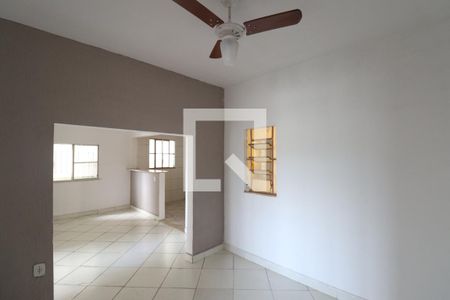 Sala de casa para alugar com 3 quartos, 1080m² em Amendoeira, São Gonçalo