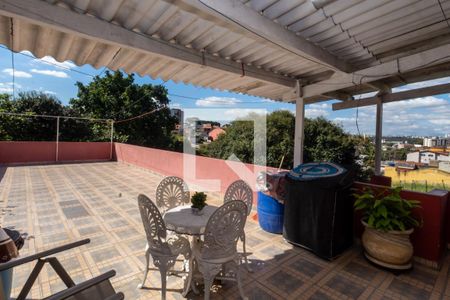 Casa à venda com 210m², 4 quartos e 3 vagasVaranda