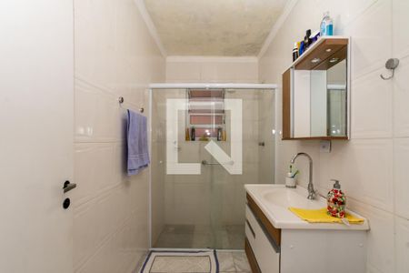 Casa à venda com 210m², 4 quartos e 3 vagasBanheiro piso inferior