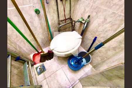 Apartamento à venda com 69m², 2 quartos e sem vagaBanheiro serviço 
