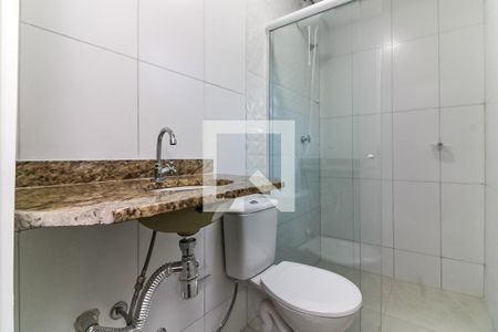 Banheiro da Suíte 1 de casa para alugar com 2 quartos, 60m² em Água Fria, São Paulo