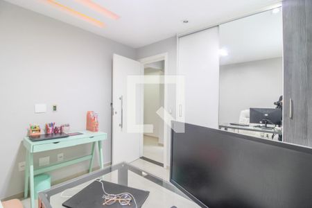 Casa de condomínio à venda com 300m², 4 quartos e 1 vagaQuarto