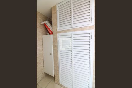 Casa de condomínio à venda com 300m², 4 quartos e 1 vagaÁrea de Serviço