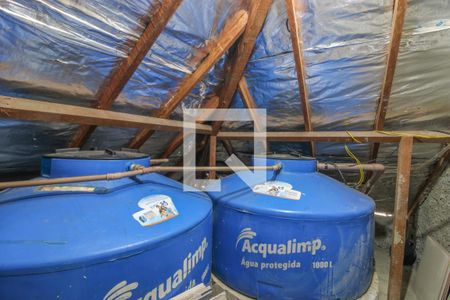 Casa de condomínio à venda com 300m², 4 quartos e 1 vagaSótão - Caixas d'água