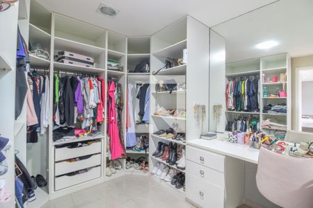 Casa de condomínio à venda com 300m², 4 quartos e 1 vagaSuíte 1 Master - Closet