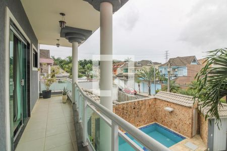 Casa de condomínio à venda com 300m², 4 quartos e 1 vagaSuíte 1 Master - Varanda