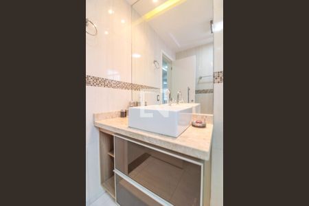 Casa de condomínio à venda com 300m², 4 quartos e 1 vagaBanheiro Social