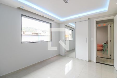 Casa de condomínio à venda com 300m², 4 quartos e 1 vagaSuíte 2