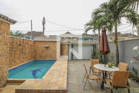 Casa de condomínio à venda com 300m², 4 quartos e 1 vagaÁrea externa 