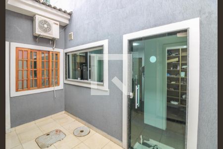 Casa de condomínio à venda com 300m², 4 quartos e 1 vagaÁrea externa