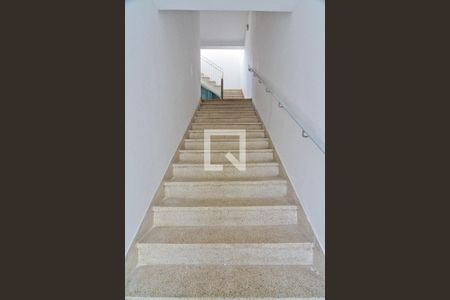 Casa para alugar com 250m², 2 quartos e sem vaga Casa para alugar com 250m², 2 quartos e sem vagaEscada