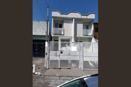 Casa à venda com 150m², 3 quartos e 2 vagas Casa à venda com 150m², 3 quartos e 2 vagasFachada