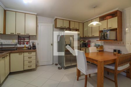 Apartamento à venda com 260m², 5 quartos e 4 vagas Apartamento à venda com 260m², 5 quartos e 4 vagasCozinha