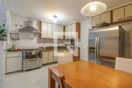 Apartamento à venda com 260m², 5 quartos e 4 vagas Apartamento à venda com 260m², 5 quartos e 4 vagasCozinha