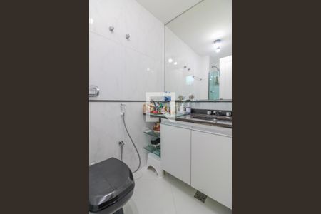 Apartamento à venda com 260m², 5 quartos e 4 vagas Apartamento à venda com 260m², 5 quartos e 4 vagasSuíte 5 - Banheiro