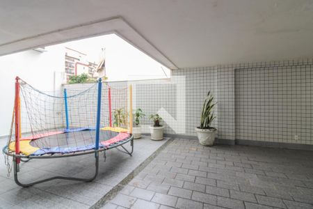 Apartamento à venda com 260m², 5 quartos e 4 vagas Apartamento à venda com 260m², 5 quartos e 4 vagasÁrea comum - Salão de Festas