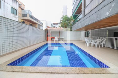 Apartamento à venda com 260m², 5 quartos e 4 vagas Apartamento à venda com 260m², 5 quartos e 4 vagasÁrea comum - Piscina