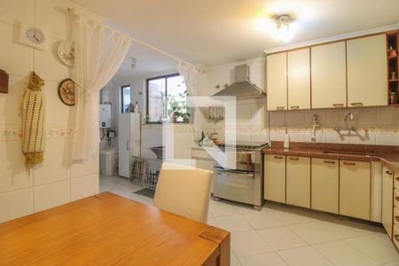 Apartamento à venda com 260m², 5 quartos e 4 vagas Apartamento à venda com 260m², 5 quartos e 4 vagasCozinha