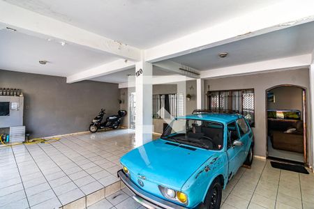 Casa à venda com 215m², 4 quartos e 3 vagas Casa à venda com 215m², 4 quartos e 3 vagasGaragem