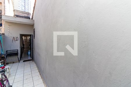 Casa à venda com 215m², 4 quartos e 3 vagas Casa à venda com 215m², 4 quartos e 3 vagasCorredor