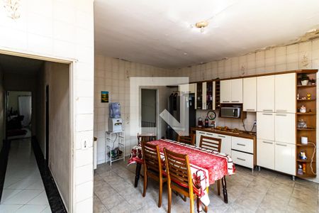 Casa à venda com 215m², 4 quartos e 3 vagas Casa à venda com 215m², 4 quartos e 3 vagasCozinha