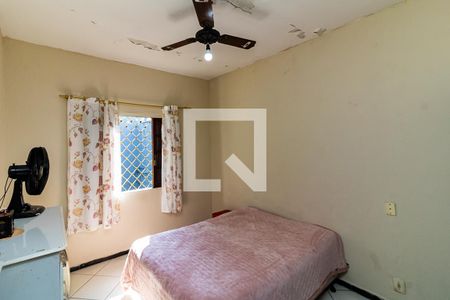 Casa à venda com 215m², 4 quartos e 3 vagas Casa à venda com 215m², 4 quartos e 3 vagasQuarto 3