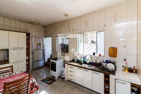 Casa à venda com 215m², 4 quartos e 3 vagas Casa à venda com 215m², 4 quartos e 3 vagasCozinha