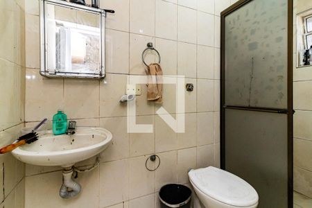 Casa à venda com 215m², 4 quartos e 3 vagas Casa à venda com 215m², 4 quartos e 3 vagasCasa 2 - Banheiro