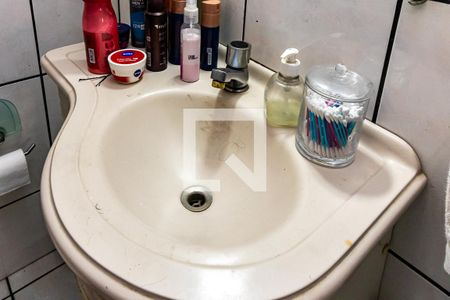 Casa à venda com 215m², 4 quartos e 3 vagas Casa à venda com 215m², 4 quartos e 3 vagasBanheiro da Suíte 1