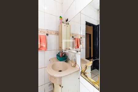 Casa à venda com 215m², 4 quartos e 3 vagas Casa à venda com 215m², 4 quartos e 3 vagasBanheiro Social