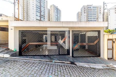 Casa à venda com 215m², 4 quartos e 3 vagas Casa à venda com 215m², 4 quartos e 3 vagasFachada