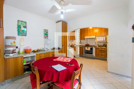 Casa à venda com 225m², 4 quartos e 2 vagasCopa