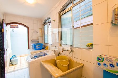 Casa à venda com 225m², 4 quartos e 2 vagasÁrea de serviço