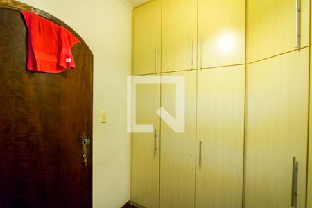 Casa à venda com 225m², 4 quartos e 2 vagasQuarto 2