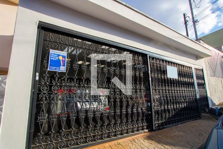 Casa à venda com 225m², 4 quartos e 2 vagasFachada