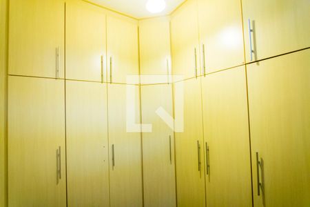 Casa à venda com 225m², 4 quartos e 2 vagasQuarto 2