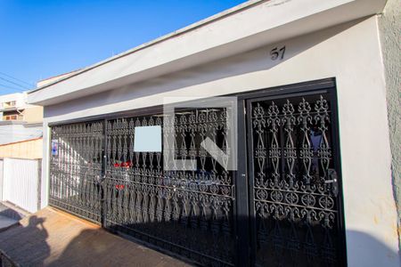 Casa à venda com 225m², 4 quartos e 2 vagasFachada