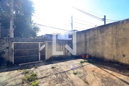 Casa para alugar com 38m², 1 quarto e 1 vagaQuintal