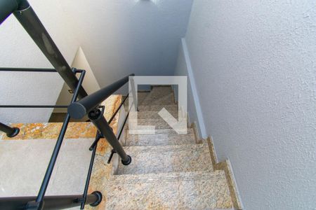 Casa de condomínio para alugar com 150m², 3 quartos e 2 vagas Casa de condomínio para alugar com 150m², 3 quartos e 2 vagasEscada