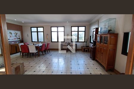 Sala de casa de condomínio à venda com 3 quartos, 684m² em Vila Progredior, São Paulo