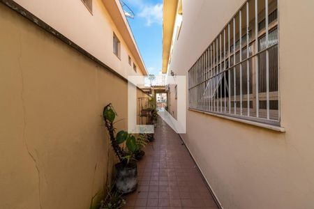 Casa à venda com 295m², 4 quartos e 4 vagas Casa à venda com 295m², 4 quartos e 4 vagasCorredor Lateral