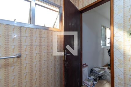 Casa à venda com 295m², 4 quartos e 4 vagas Casa à venda com 295m², 4 quartos e 4 vagasBanheiro da Suíte 2