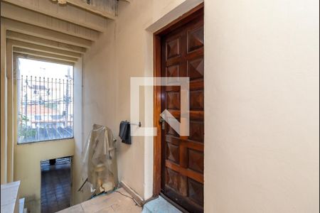 Casa à venda com 295m², 4 quartos e 4 vagas Casa à venda com 295m², 4 quartos e 4 vagasEntrada